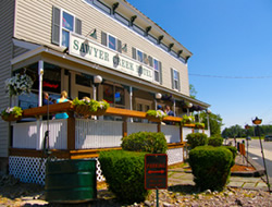 Sawyer Creek Hotel